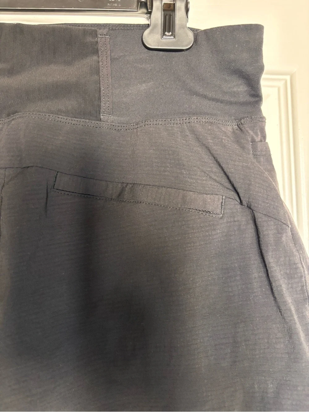 Athleta Trekkie North Shorts Black Size 4 athlesuire pull on